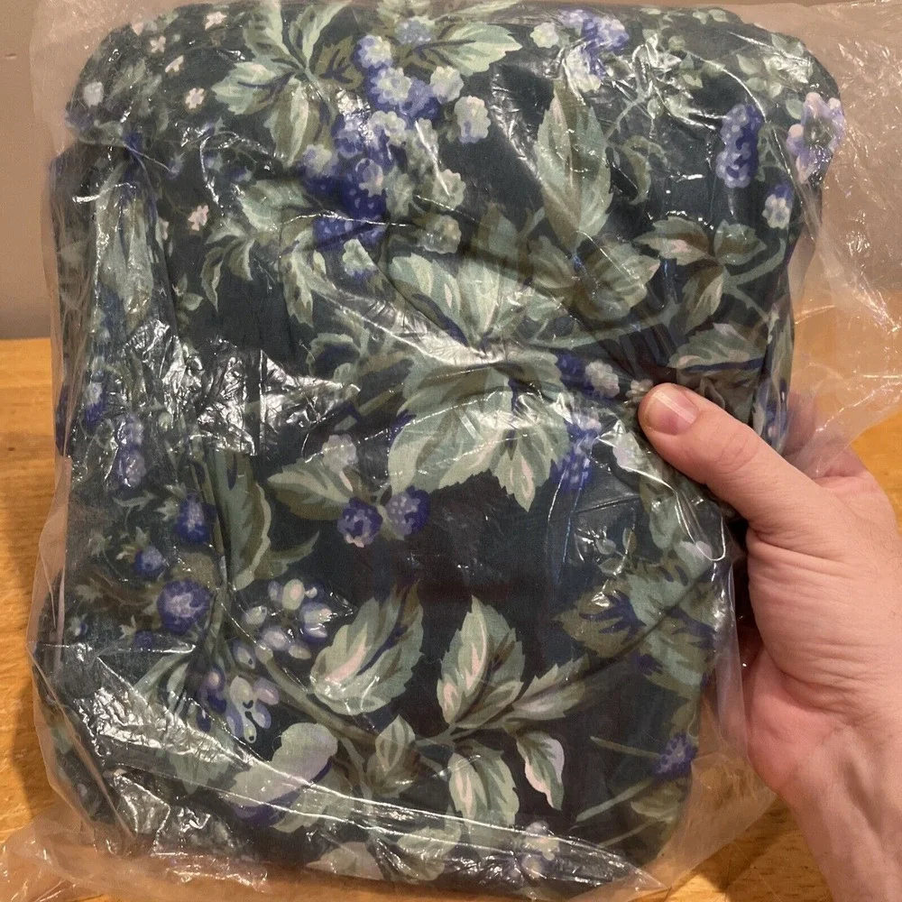 Vtg Laura Ashley Bramble‎ Berry Bed Skirt Queen Green Floral New Irregular